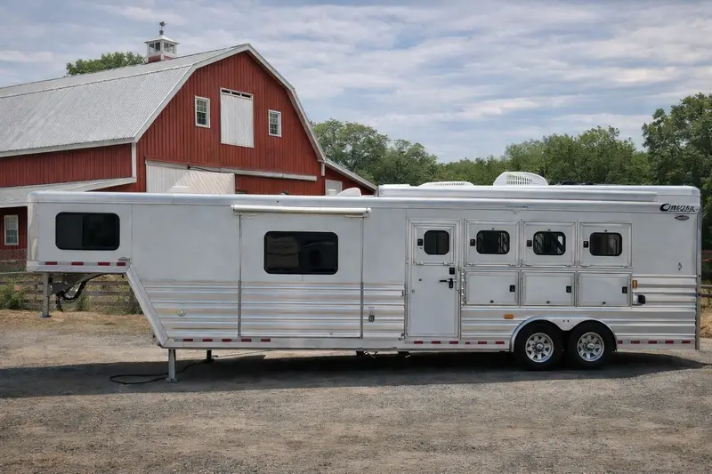 2020 Cimarron 4 Horse Living Quarters 1