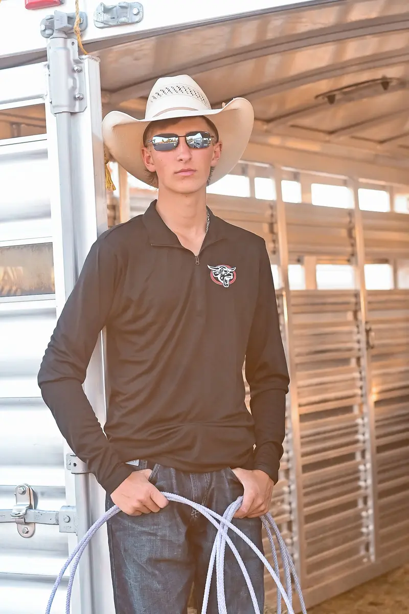 '24 Logo 1/4 Zip In Black 1
