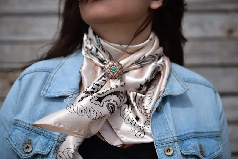 35X35" Light Pink & Grey Paisley Wild Rag / Scarf - W132l Slide Wrc435c 1
