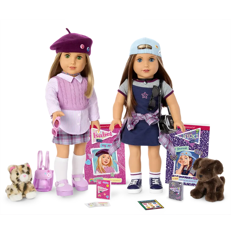 ’90S Twins Isabel™ & Nicki™ Gift Set (Historical Characters) 1
