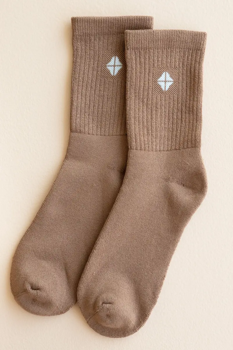Adult Crew Socks In Latte 1