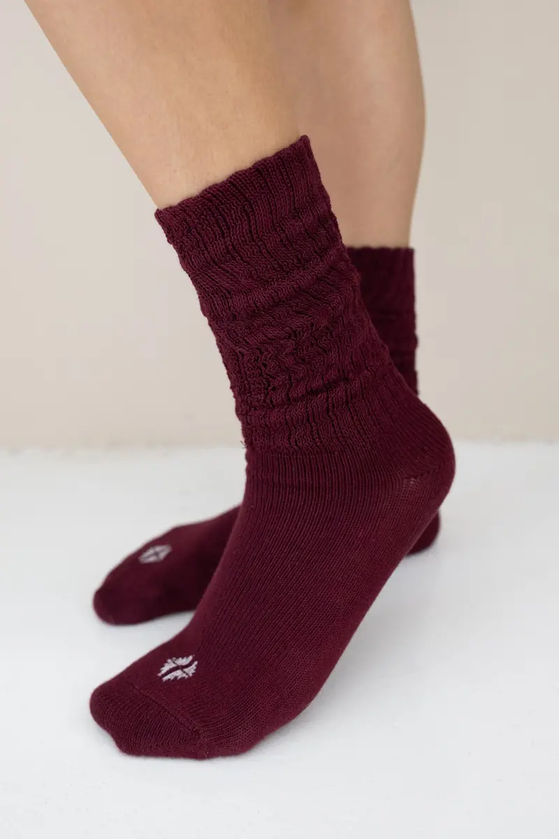 Adult Scrunch Socks In Burgundy 1