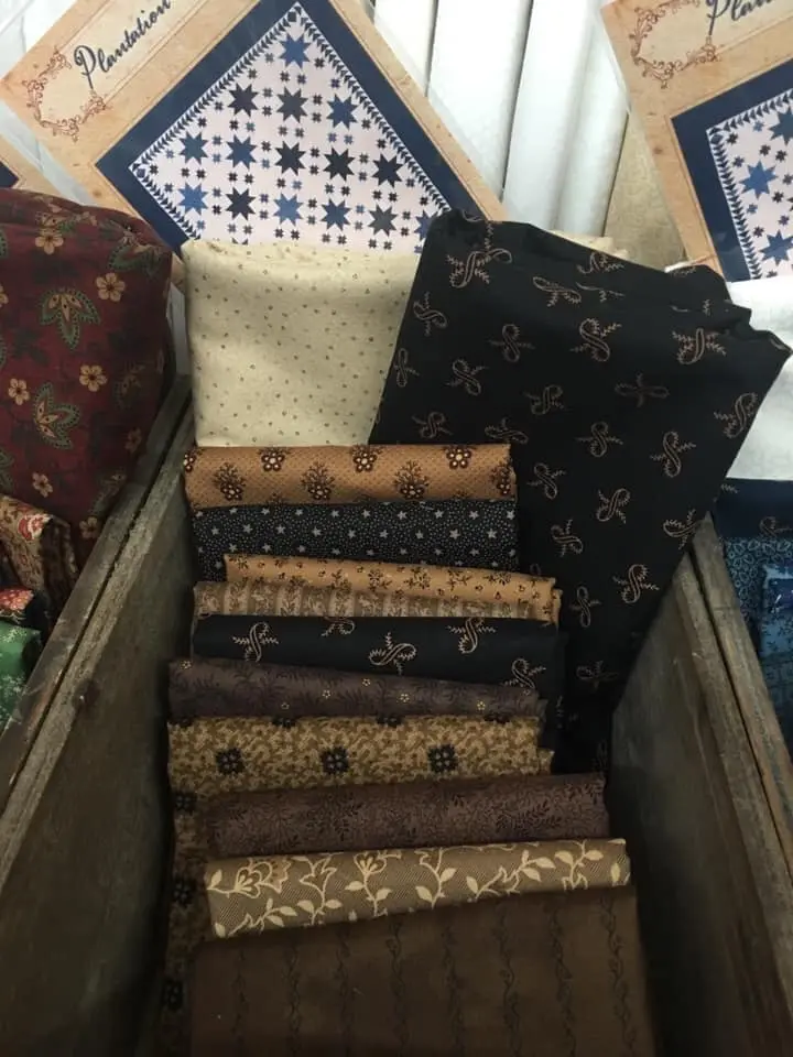 Brown Stars Kit - Size 72 X 81. 1