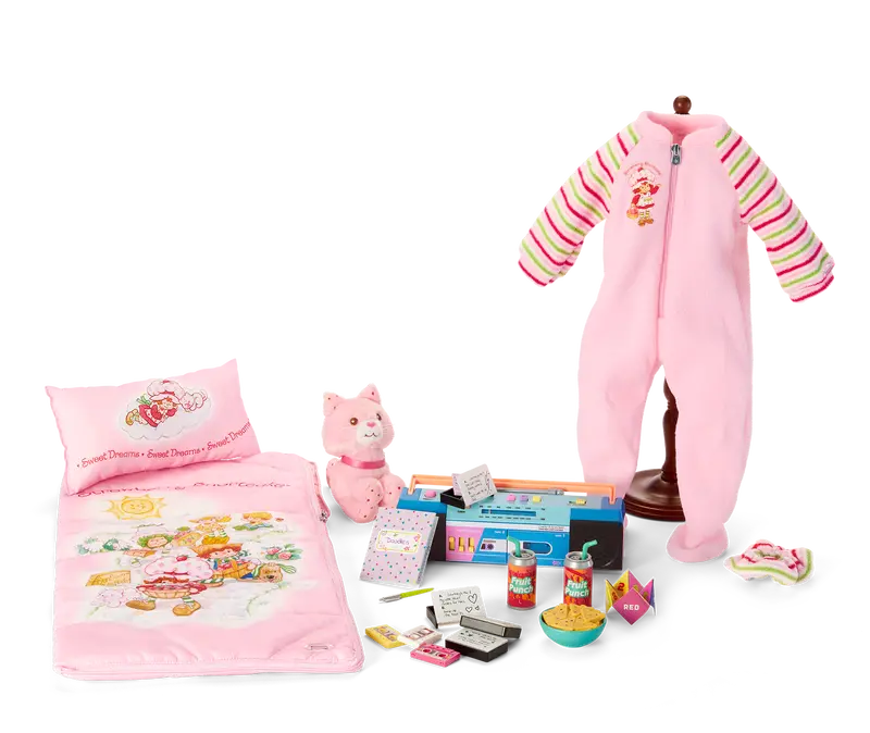 Courtney’S™ Strawberry Shortcake™ Sleepover Bundle (Historical Characters) 1