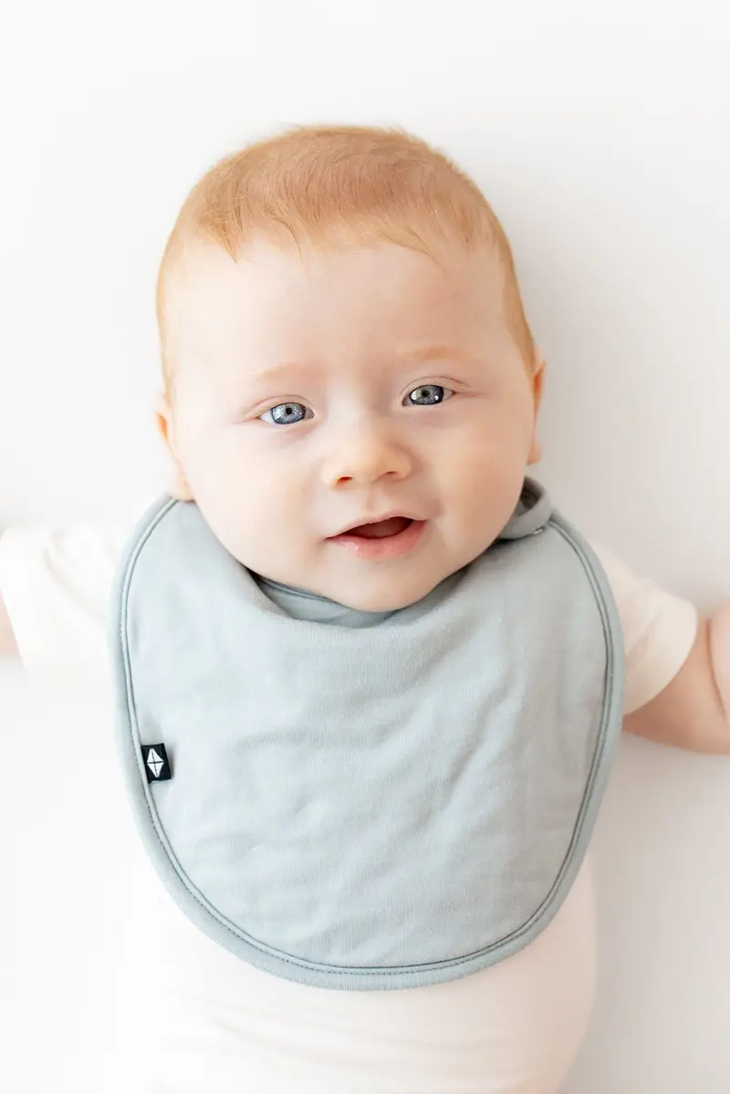 Cushy Bib In Fog 1