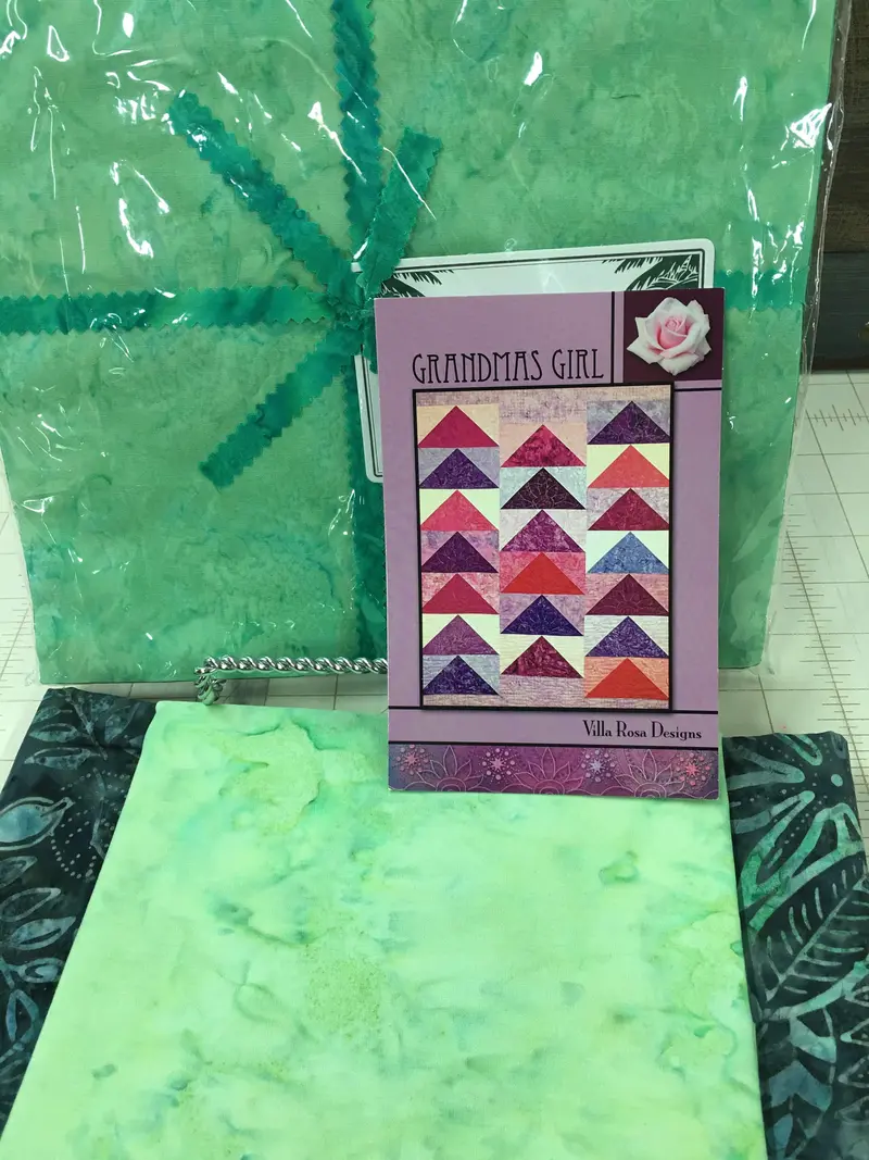 Grandmas Girl (Pattern, Cake Layer, Fabric, Project Bag). 1