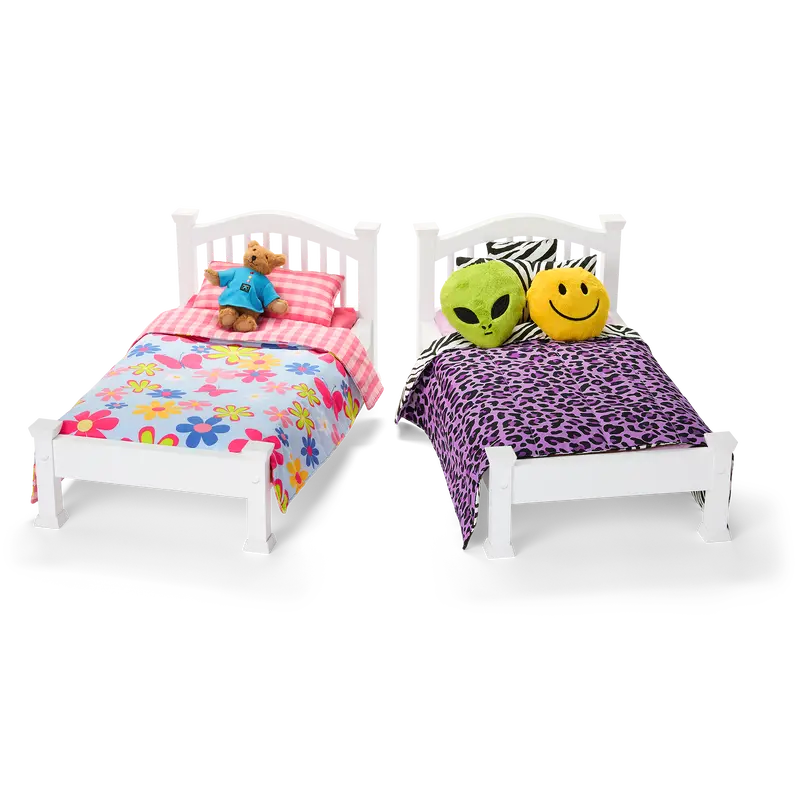 Isabel™ & Nicki’S™ Twin Beds Bundle (Historical Characters) 1