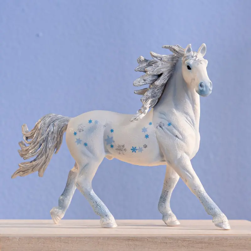 Limited-Edition Holiday Horse 2