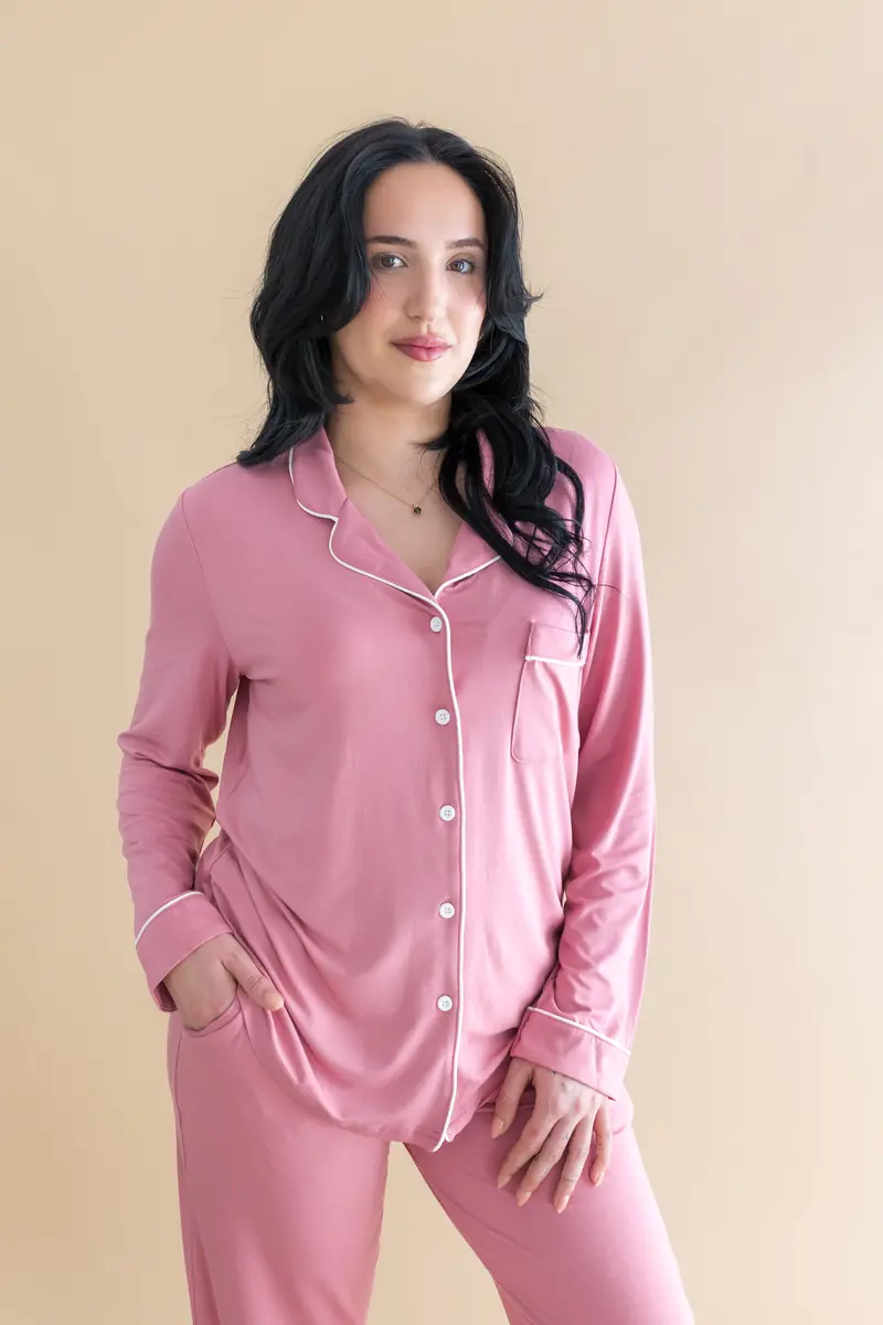 Long-Sleeved Women's Pajama Set In Apple Blossom With Cloud Trim 1