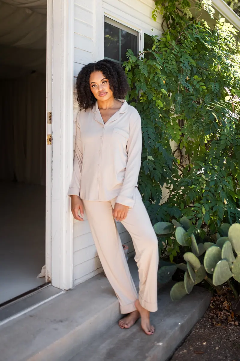 Long-Sleeved Women's Pajama Set In Bisque With Bisque Trim 1