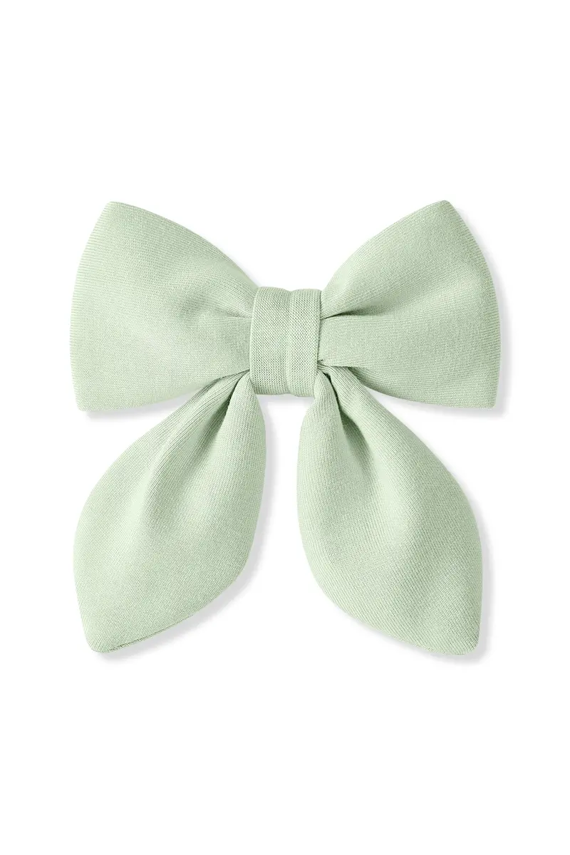 Medium Alligator Clip Bow In Basil 1