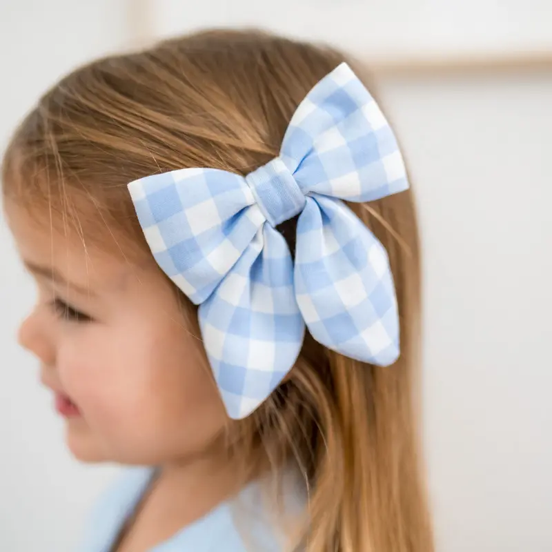 Medium Alligator Clip Bow In Gingham Breeze 1