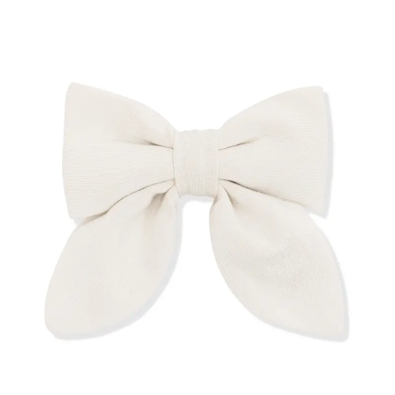 Medium Alligator Clip Bow In Oat 1