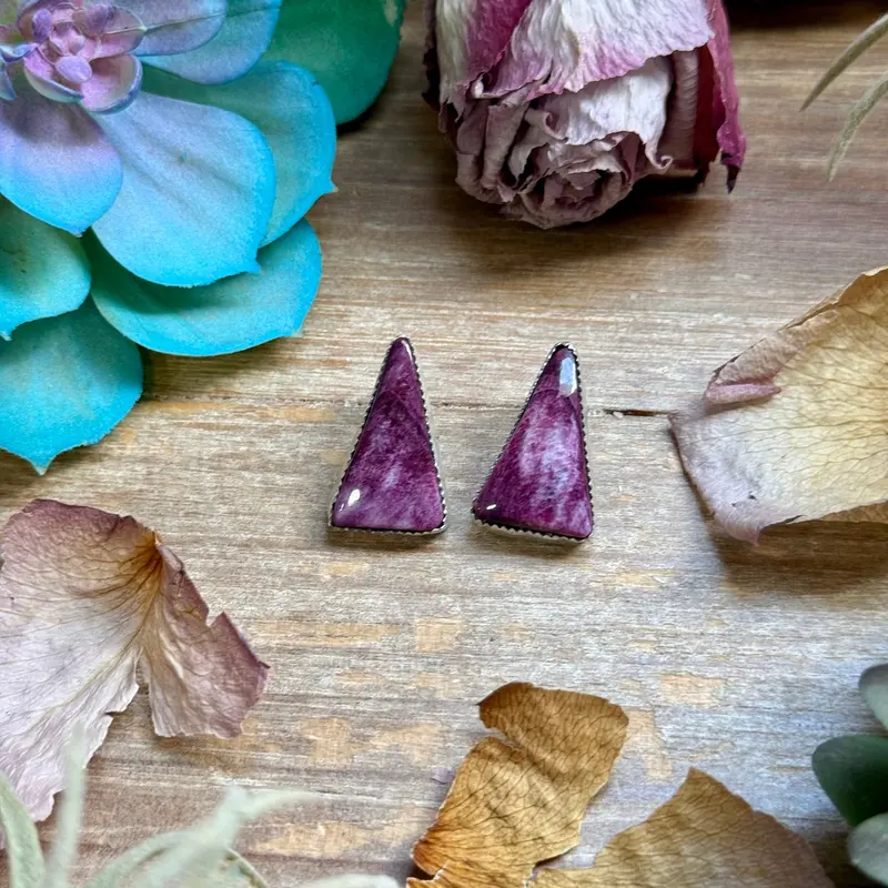 Purple Spiny Oyster Stud Earrings – Sterling Silver 1