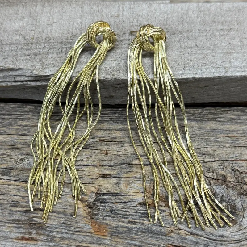 Ranch Gold Knot Dangle Fashion Earrings 1