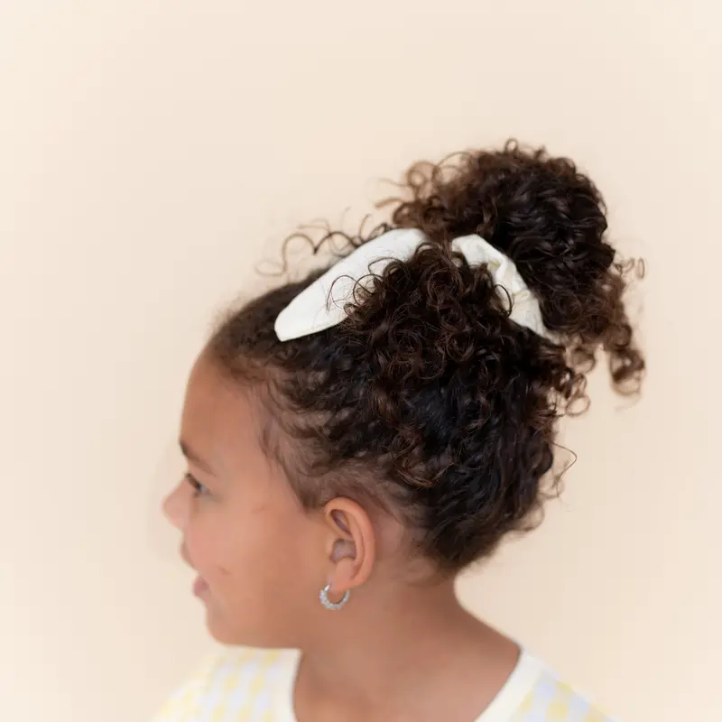 Scrunchie In Chamomile 1