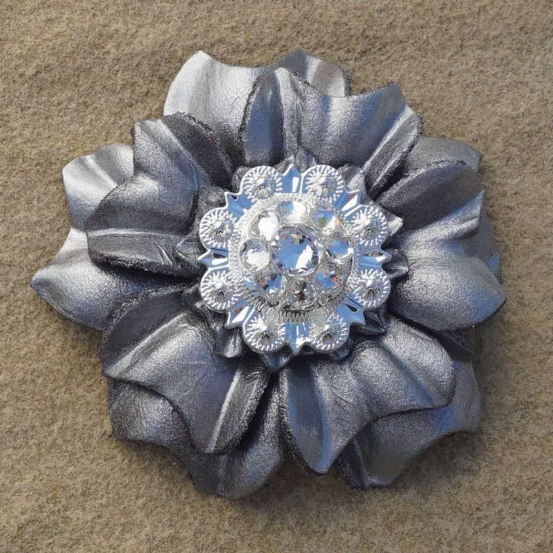 Silver Carnation Flower With Bright Silver Clear 1" Concho 1