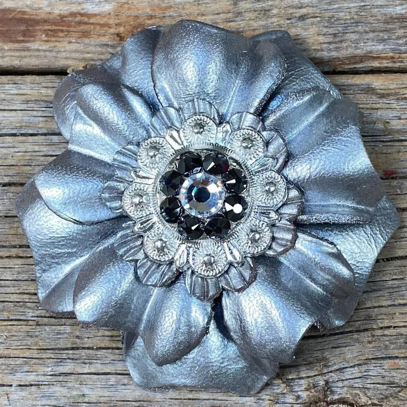 Silver Carnation Flower With Bright Silver Jet, Clear 1" Concho 1