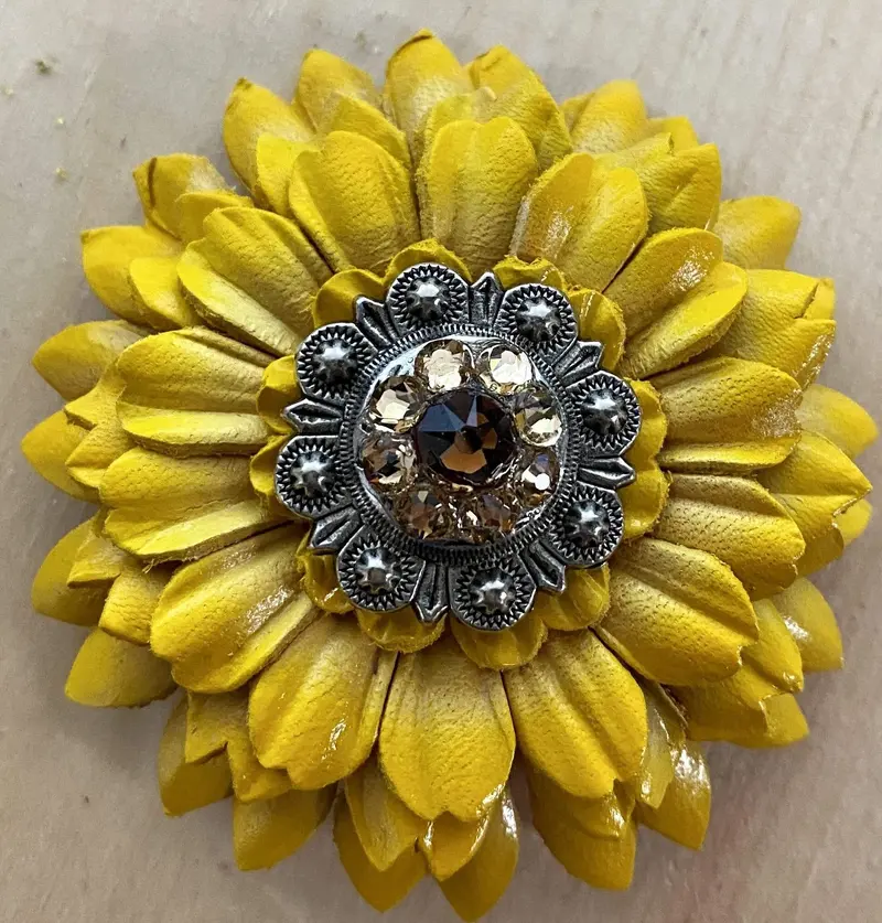 Sunflower With Antique Silver Topaz & Champagne 1" Concho 1