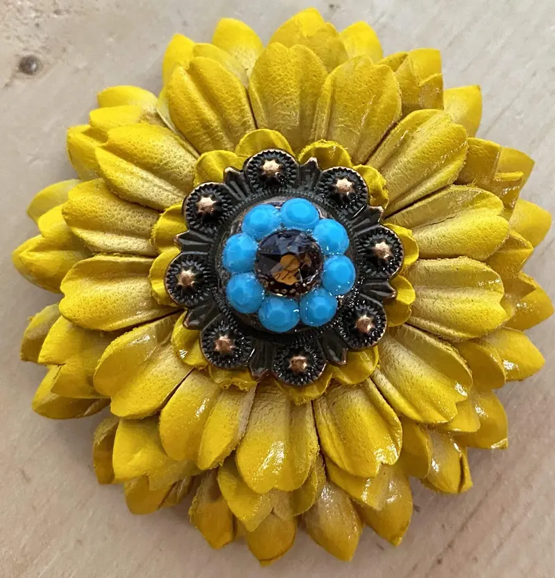 Sunflower With Copper Turquoise & Topaz 1" Concho 1