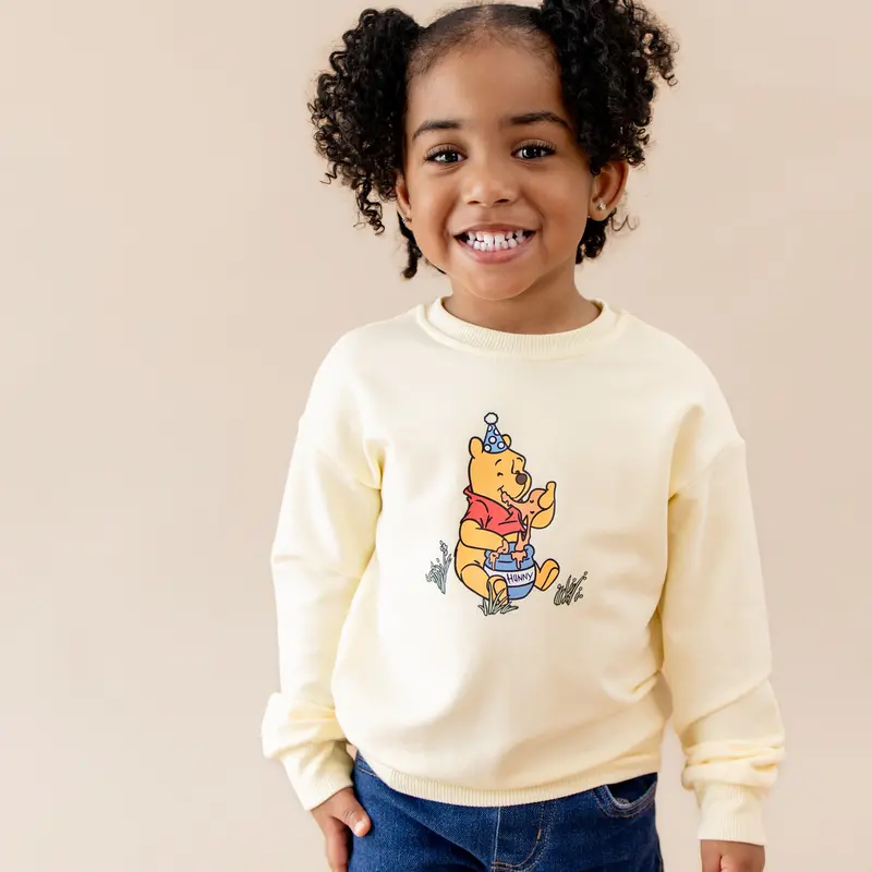 Sweatshirt In Winnie The Pooh On Chamomile 1