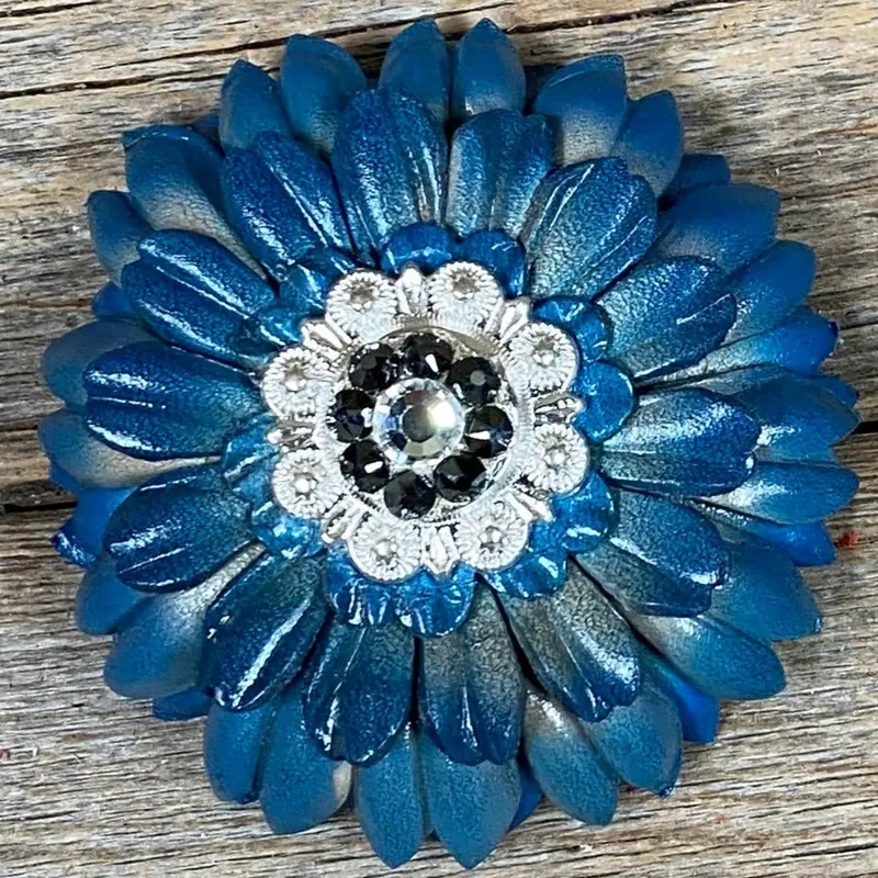 Turquoise Daisy Flower With Bright Silver Jet, Clear 1" Concho 1