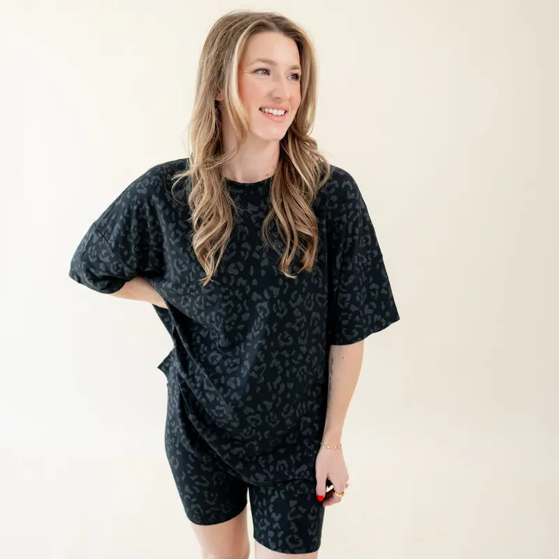 Women’S Biker Short Set In Midnight Leopard 1
