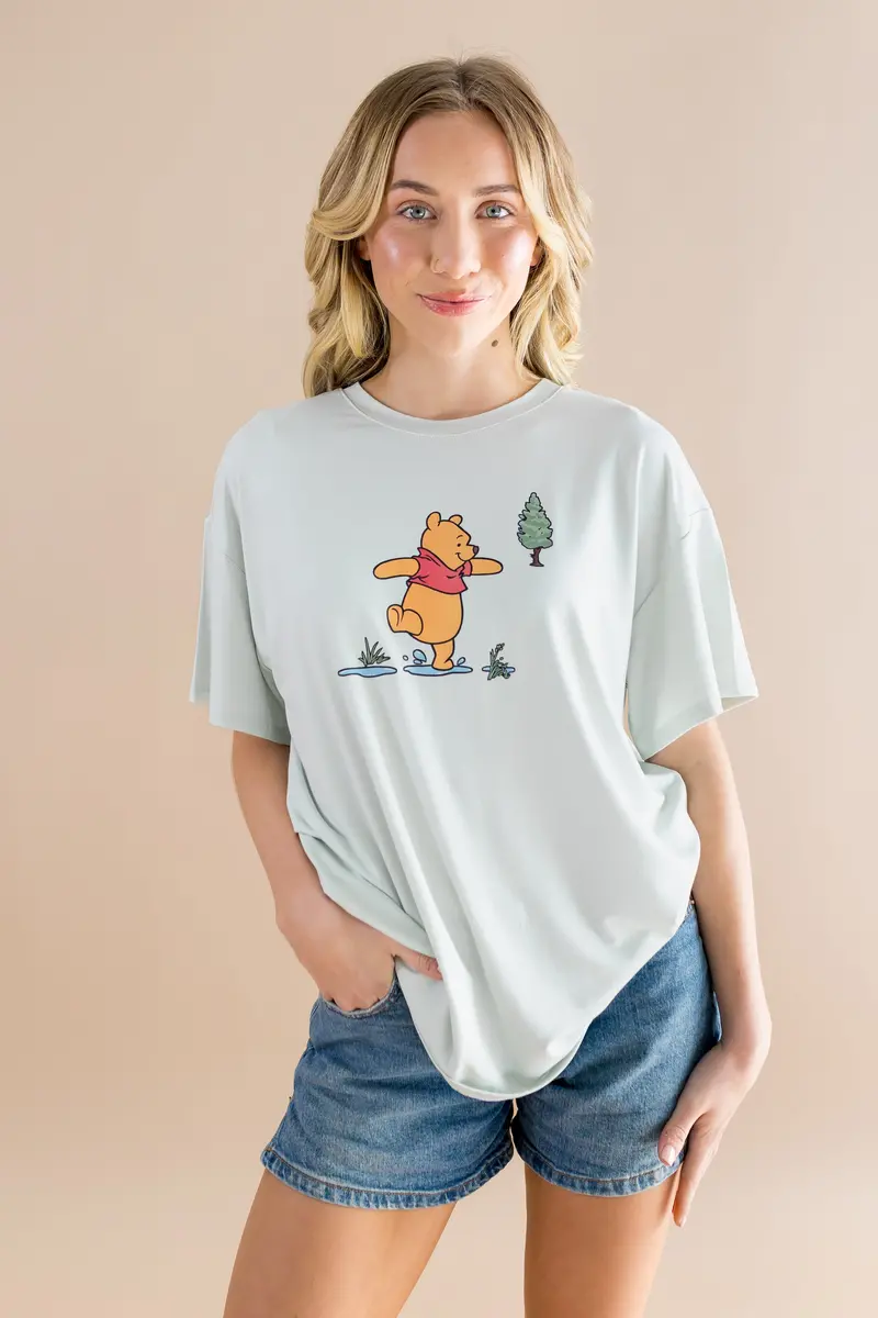 Women's Graphic Tee In Winnie The Pooh On Dew 1