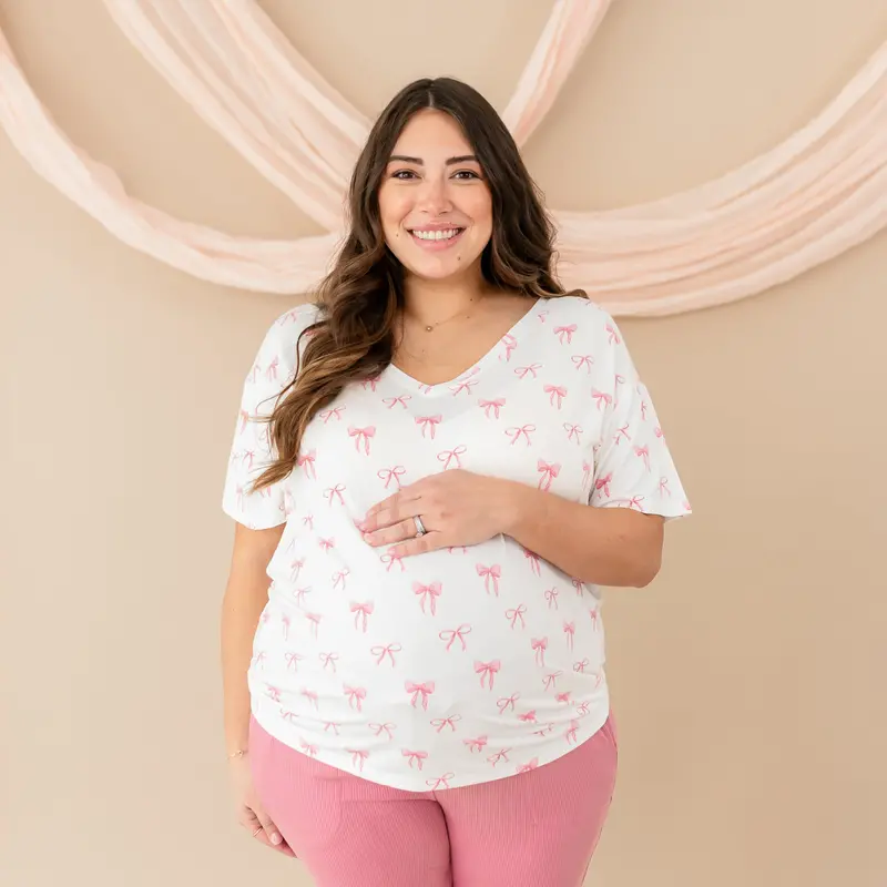 Women’S Relaxed Fit V-Neck In Bow 2