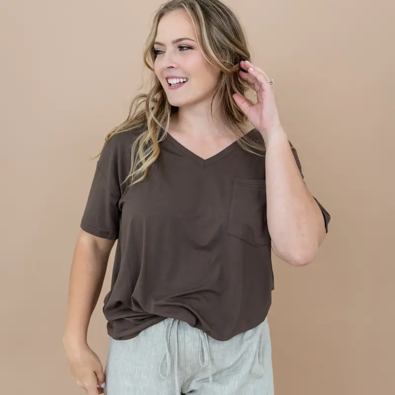 Women’S Relaxed Fit V-Neck In Espresso 1