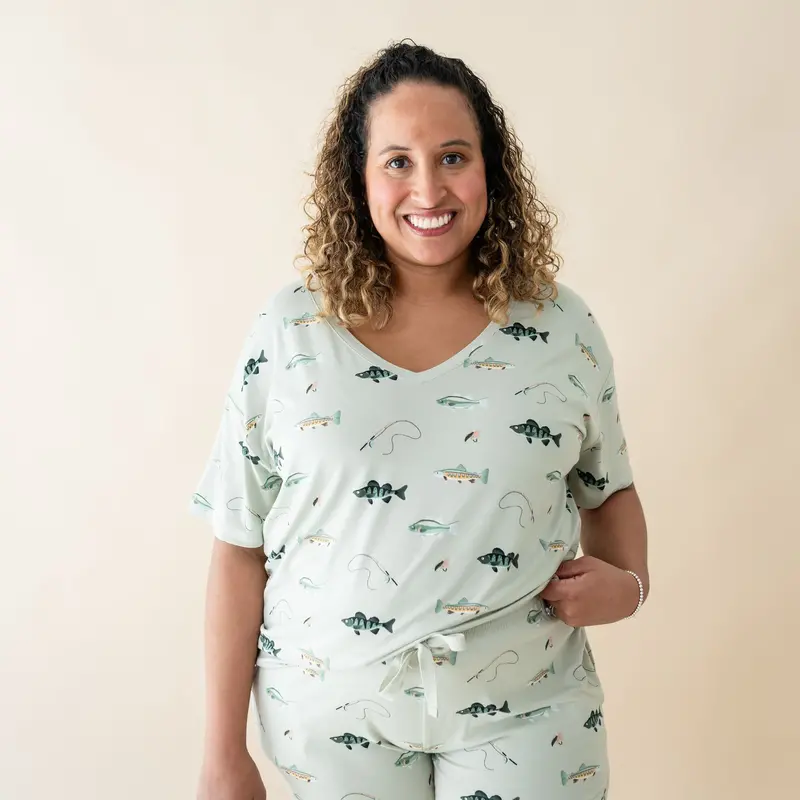 Women's Relaxed Fit V-Neck In Fishing 1