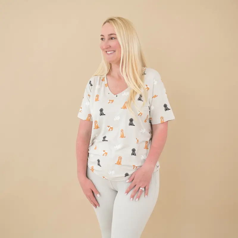 Women’S Relaxed Fit V-Neck In Fluffy Dog 1