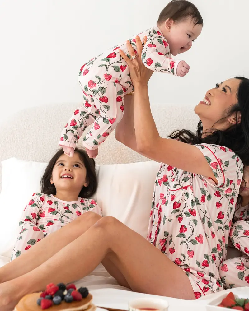Women's Short Sleeve Pajama Set In Strawberry Fields 3