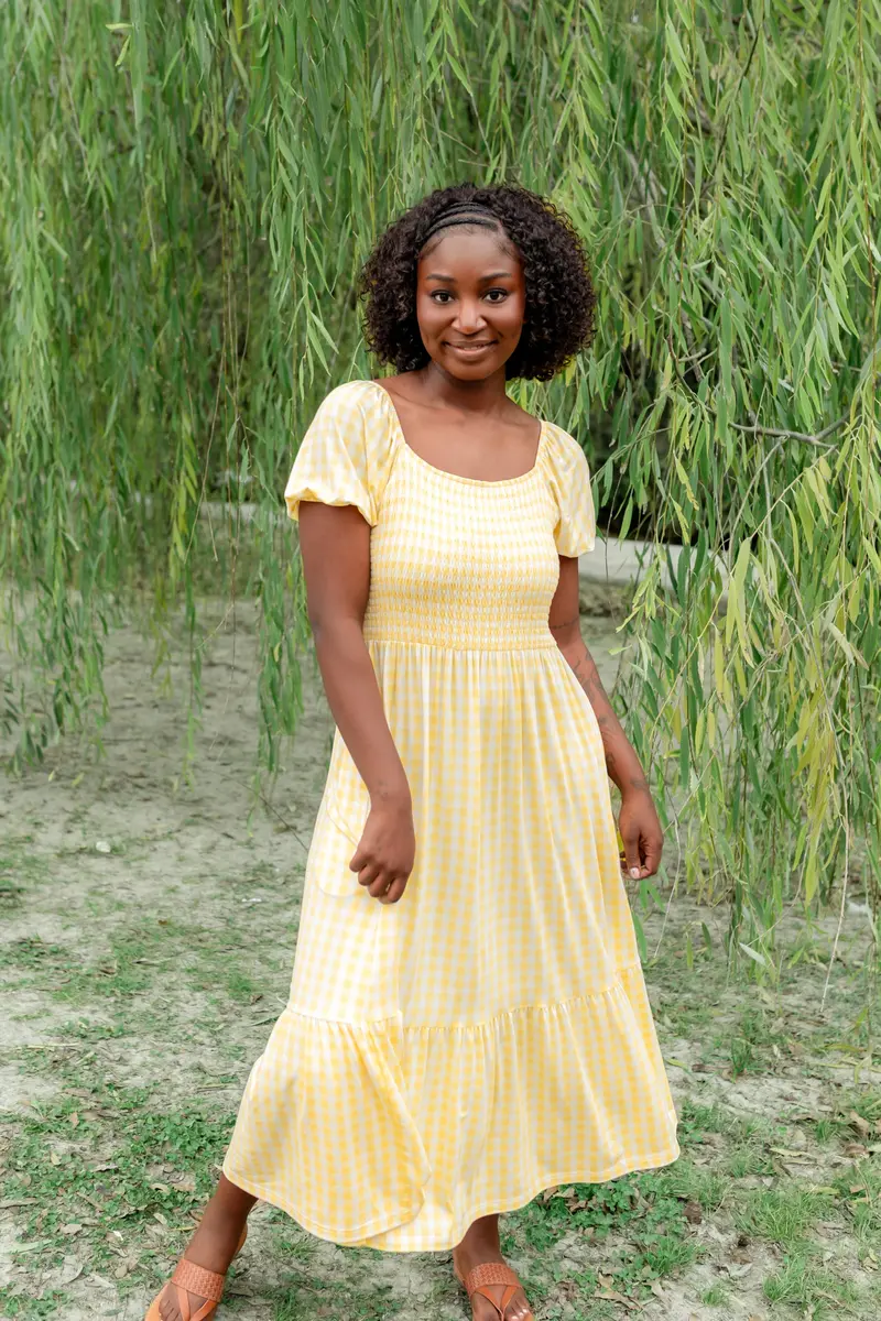 Women’S Smocked Dress In Gingham Chamomile 1