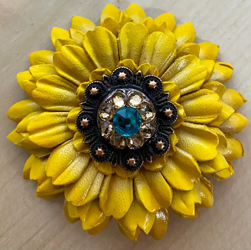 Yellow Daisy Leather Flowers - 1" Crystal Conchos - Options 5