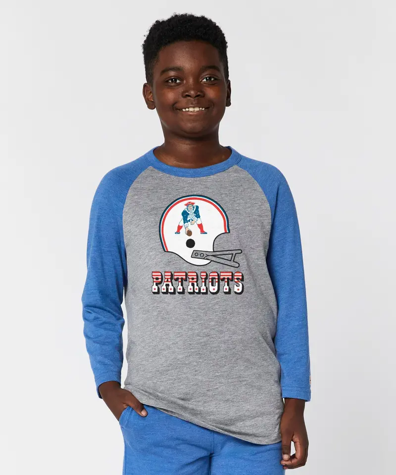 Youth New England Patriots Big Helmet Raglan 3